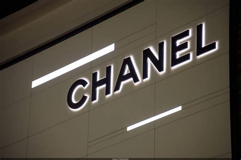 19m chanel|where to buy chanel 19.